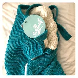 Cable knit throw (doubles as individual wrap).